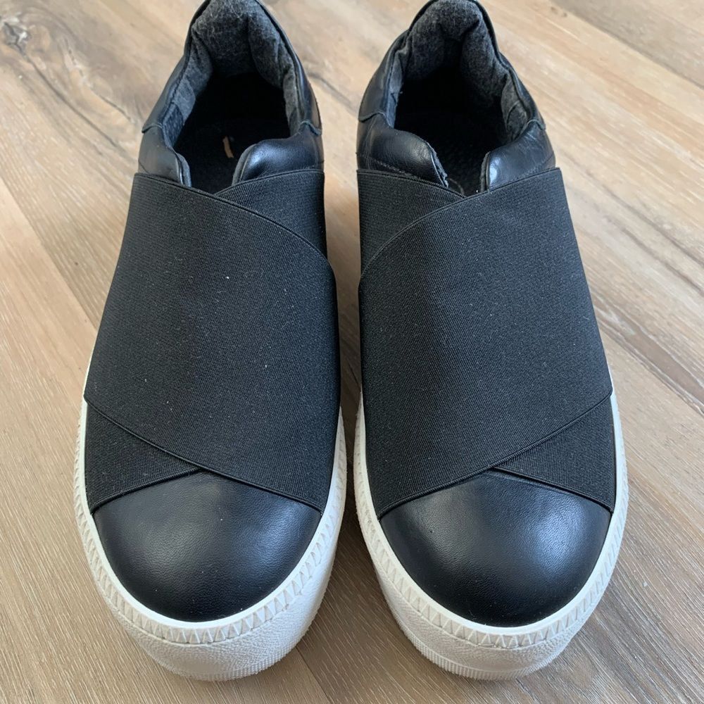 Women Piampiani Double Band Sneakers 5.5/36 Blk Leather Wht Rubber 2” Heels EUC